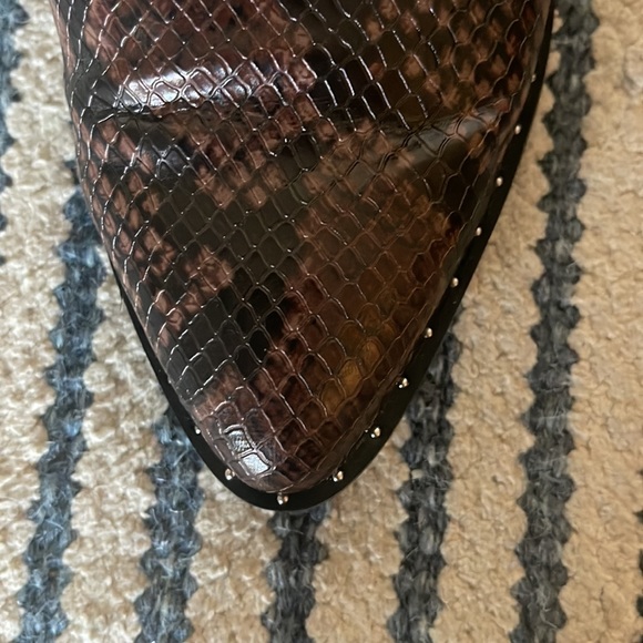 Snake print buckle bootie from treasure & bond. Size 7 - Picture 5 of 5